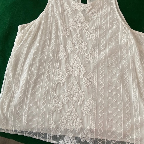 Old Navy Tops - Old Navy lacy sleeveless blouse